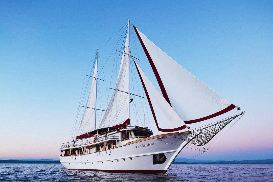 image of the cataleya master charter yacht